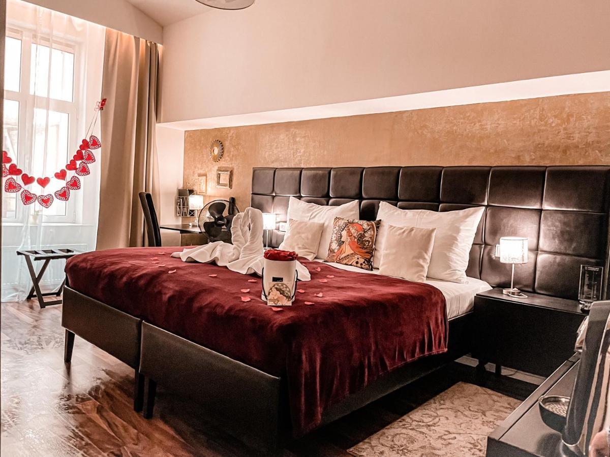 อัลฟอนส์ บูติก โฮเทล Hotel ปราก ภายนอก รูปภาพ