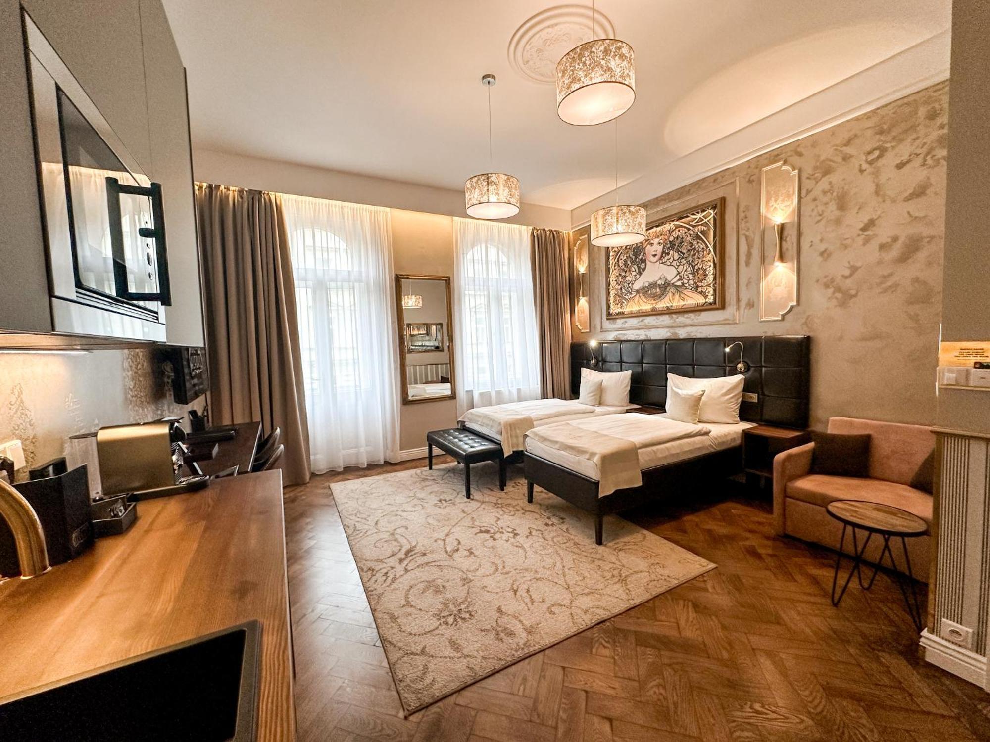 อัลฟอนส์ บูติก โฮเทล Hotel ปราก ภายนอก รูปภาพ